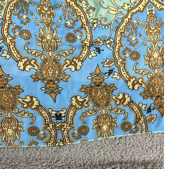 Jess & Jane Tunic Top Medium Geometric Damask V Neck Blue Gold Shirt - Picture 6 of 12